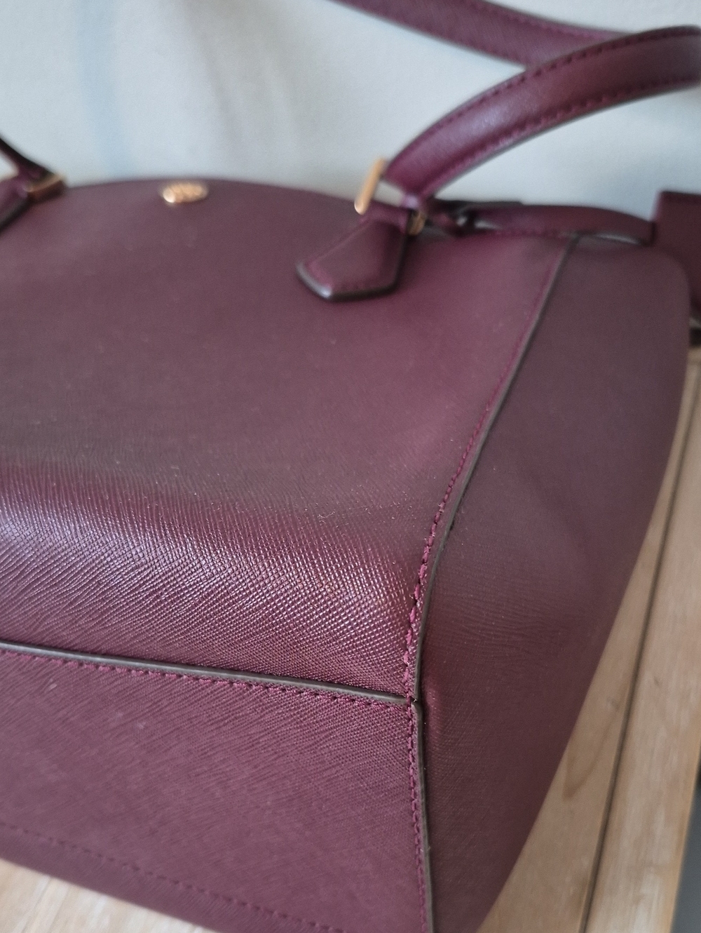 Tory Burch Robinson Burgundy Tote Bag - Picture 13 of 16
